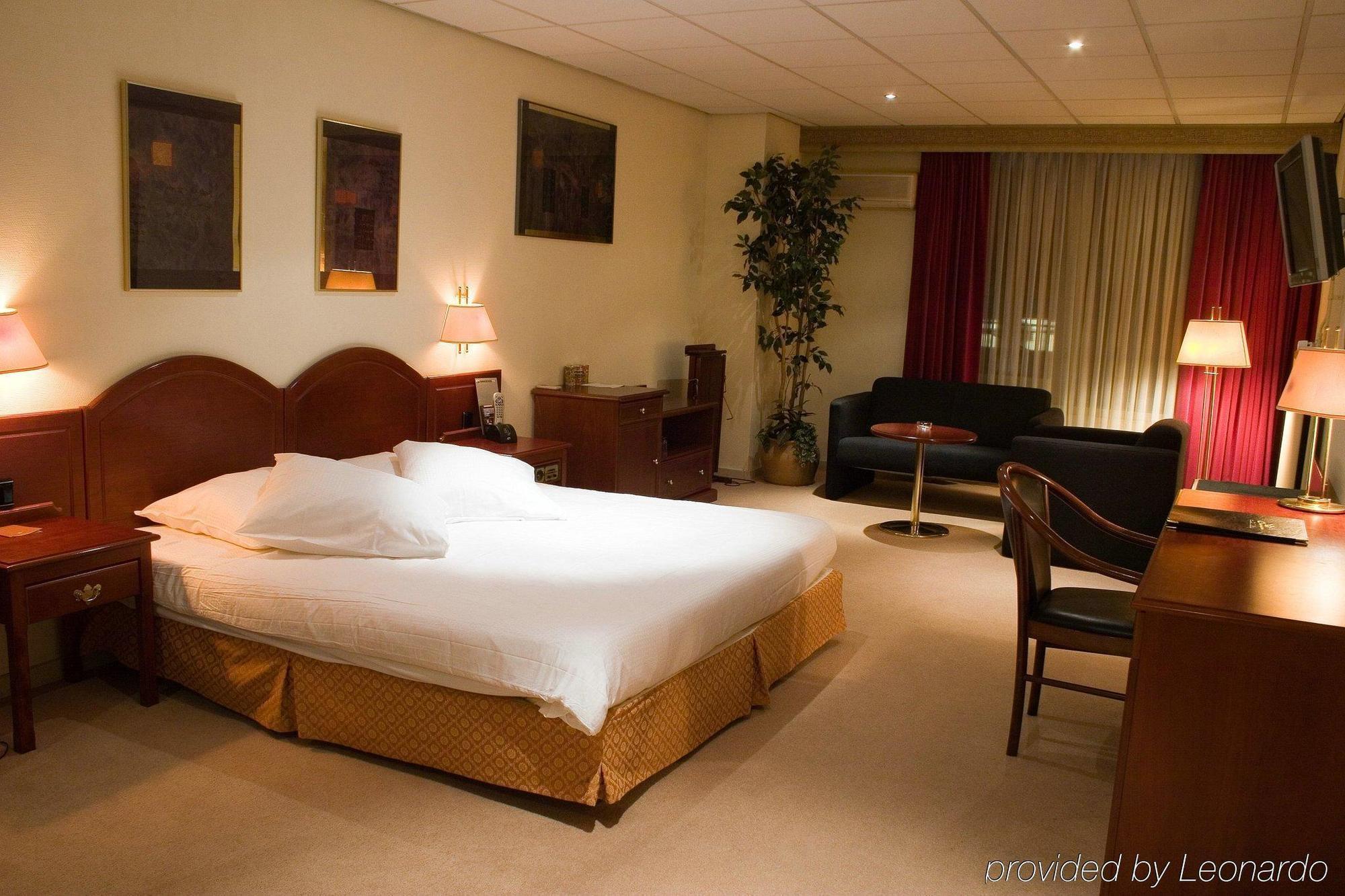 Crown Inn Eindhoven Room photo
